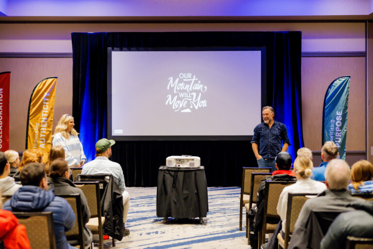 BlueMtnResort_StaffStokeEvent-37 › Kianna Sunshine Photography