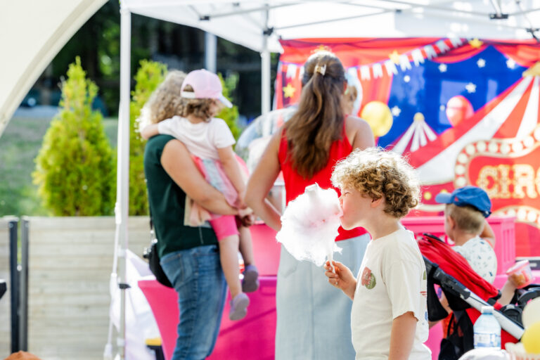 BlueMtnUnderTheBigTop_KiannaSunshinePhotography-12(1) › Kianna Sunshine Photography